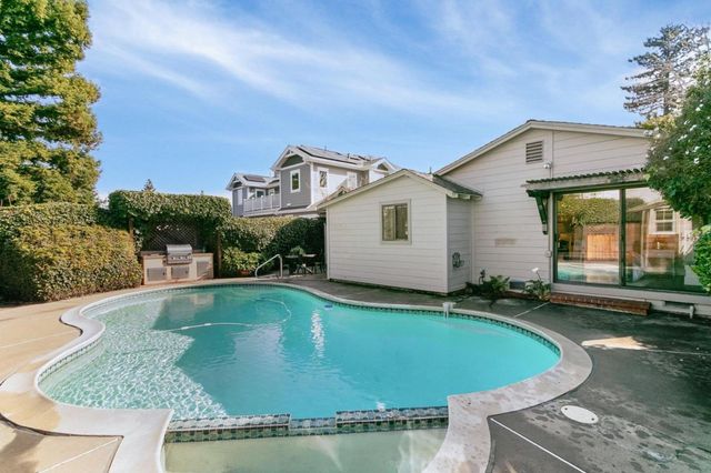 2084 Saint Francis Way, San Carlos, CA 94070