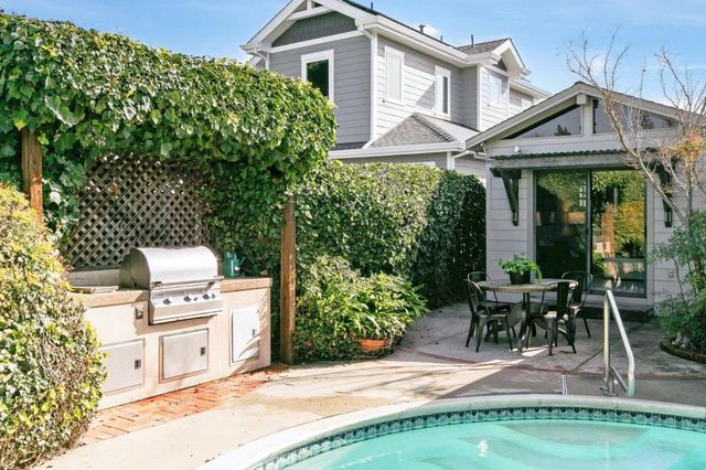 2084 Saint Francis Way, San Carlos, CA 94070