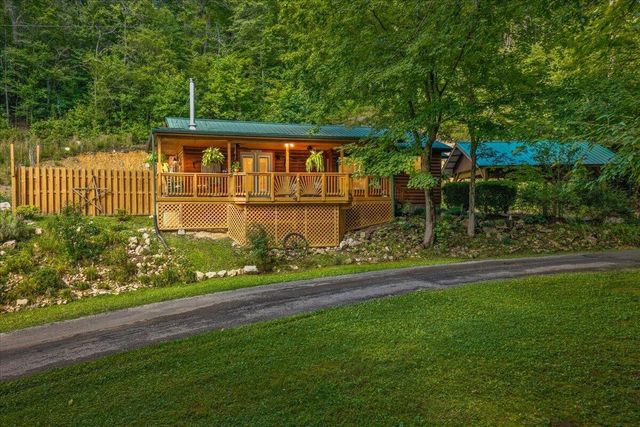 229 Smokey Run Road, Tellico Plains, TN 37385