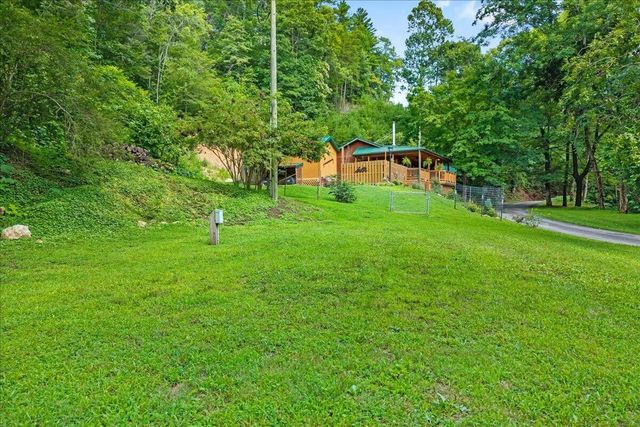229 Smokey Run Road, Tellico Plains, TN 37385