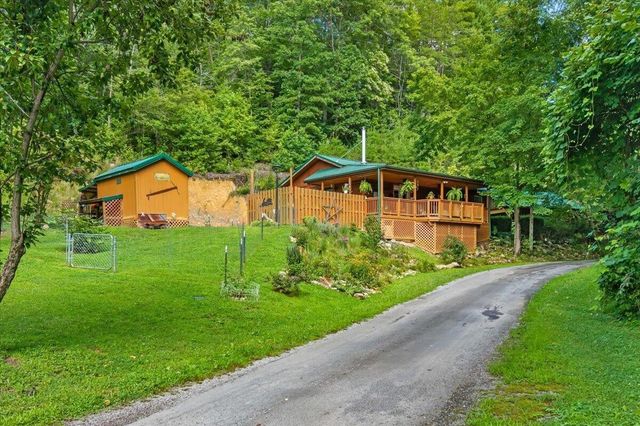 229 Smokey Run Road, Tellico Plains, TN 37385