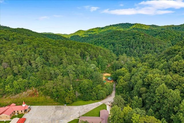 229 Smokey Run Road, Tellico Plains, TN 37385