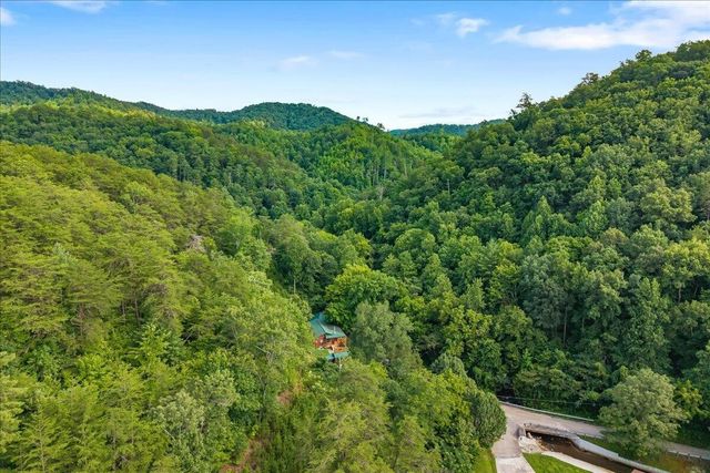 229 Smokey Run Road, Tellico Plains, TN 37385
