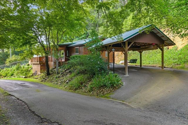 229 Smokey Run Road, Tellico Plains, TN 37385