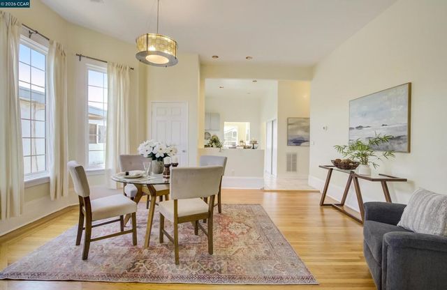 1522 Harmon St, Berkeley, CA 94703