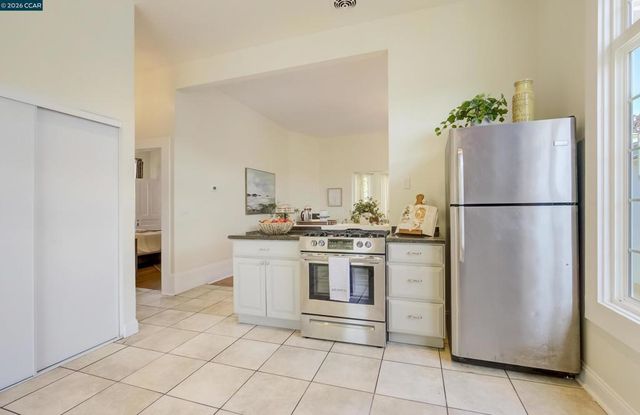1522 Harmon St, Berkeley, CA 94703