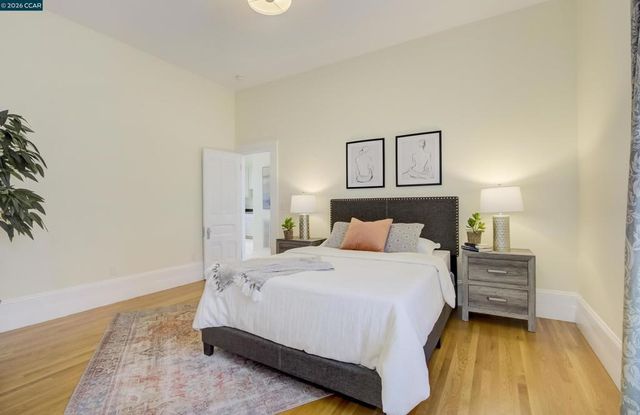 1522 Harmon St, Berkeley, CA 94703