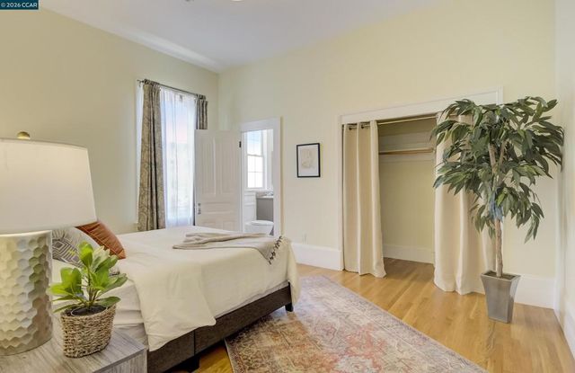 1522 Harmon St, Berkeley, CA 94703