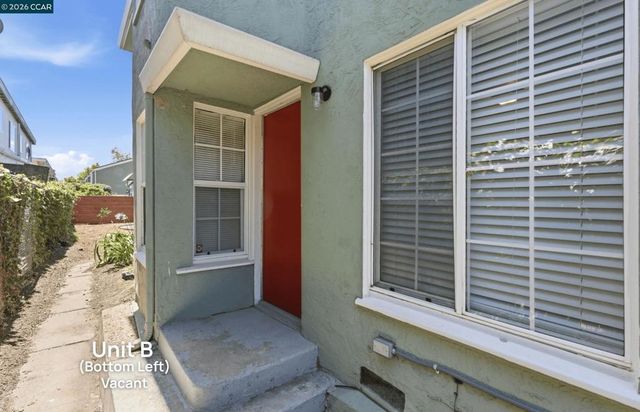 1522 Harmon St, Berkeley, CA 94703