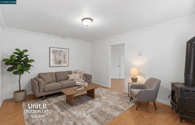 1522 Harmon St, Berkeley, CA 94703