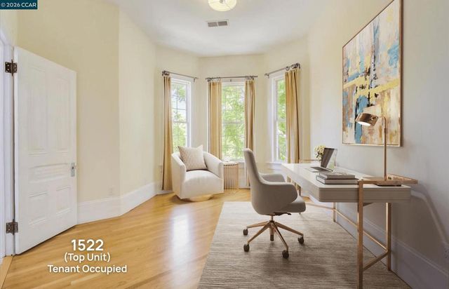 1522 Harmon St, Berkeley, CA 94703