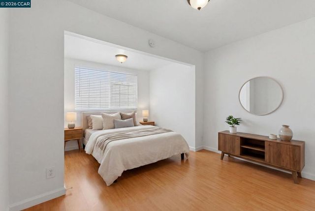 1522 Harmon St, Berkeley, CA 94703