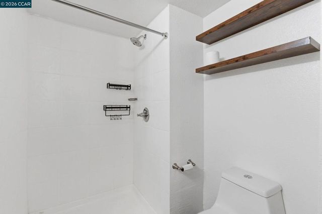 1522 Harmon St, Berkeley, CA 94703