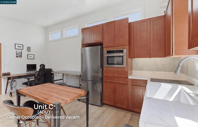 1522 Harmon St, Berkeley, CA 94703