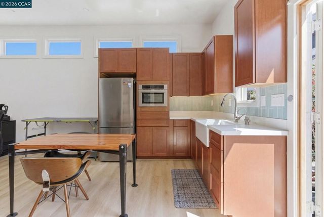 1522 Harmon St, Berkeley, CA 94703