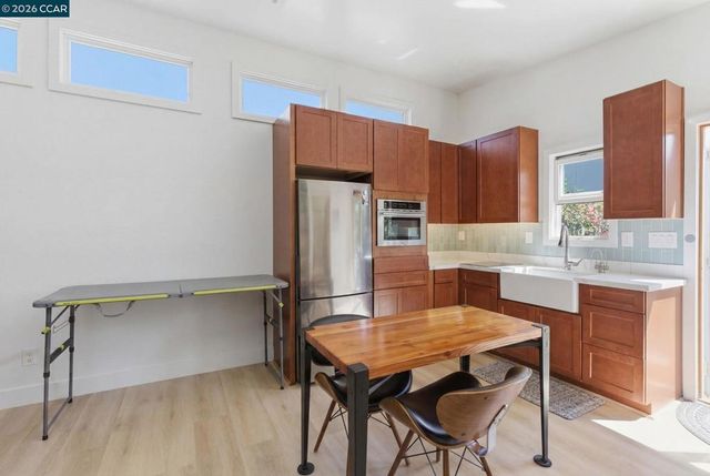 1522 Harmon St, Berkeley, CA 94703