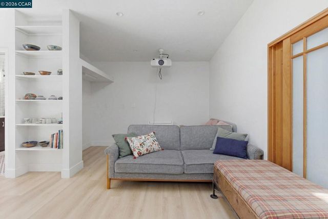 1522 Harmon St, Berkeley, CA 94703