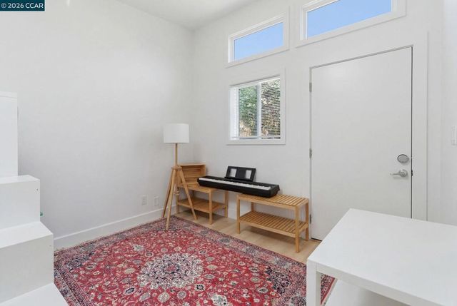 1522 Harmon St, Berkeley, CA 94703