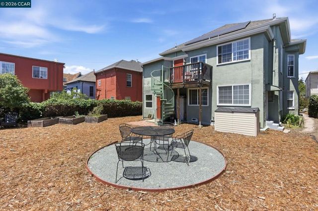 1522 Harmon St, Berkeley, CA 94703