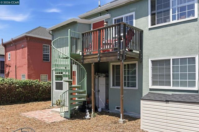 1522 Harmon St, Berkeley, CA 94703
