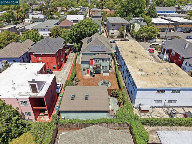 1522 Harmon St, Berkeley, CA 94703