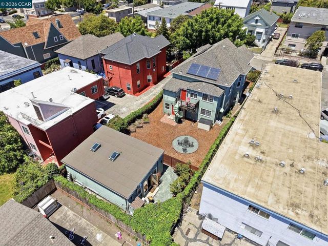 1522 Harmon St, Berkeley, CA 94703