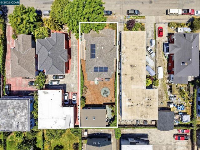 1522 Harmon St, Berkeley, CA 94703