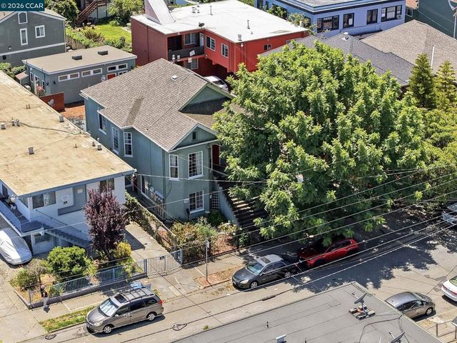 1522 Harmon St, Berkeley, CA 94703