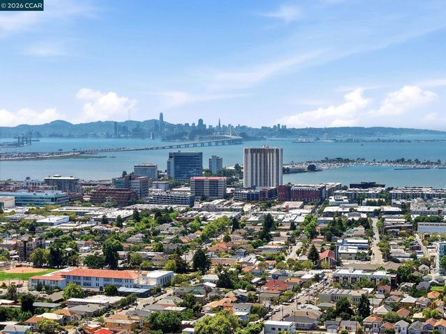 1522 Harmon St, Berkeley, CA 94703