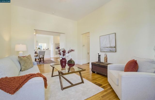 1522 Harmon St, Berkeley, CA 94703