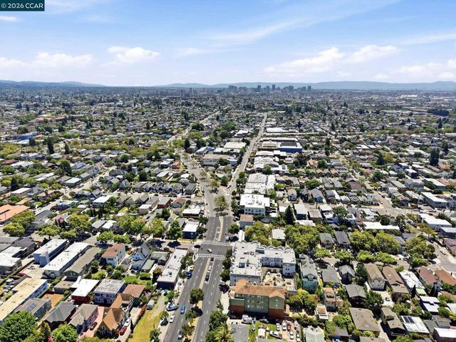 1522 Harmon St, Berkeley, CA 94703