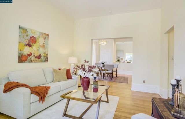 1522 Harmon St, Berkeley, CA 94703