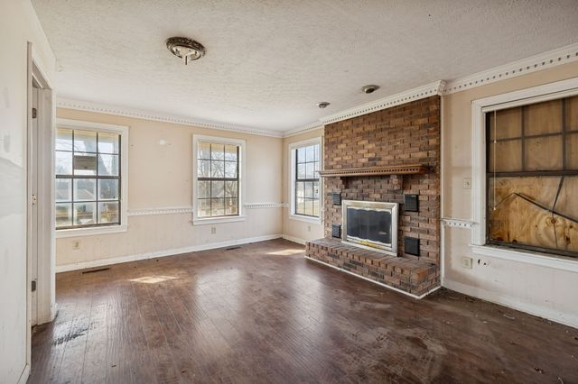 1119 Peninsula Dr, Gallatin, TN 37066