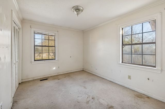 1119 Peninsula Dr, Gallatin, TN 37066