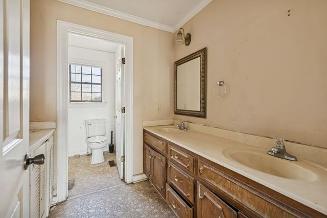 1119 Peninsula Dr, Gallatin, TN 37066