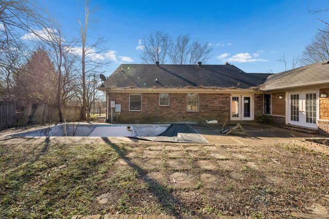 1119 Peninsula Dr, Gallatin, TN 37066