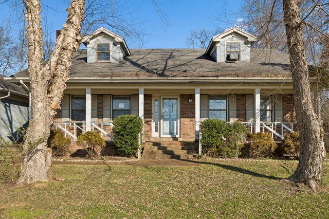 1119 Peninsula Dr, Gallatin, TN 37066