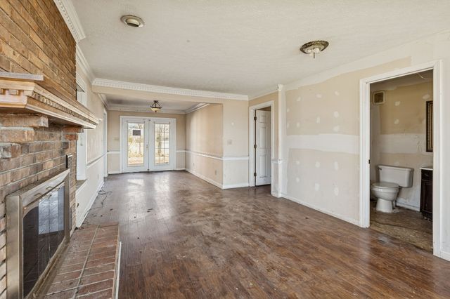 1119 Peninsula Dr, Gallatin, TN 37066