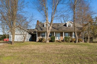 1119 Peninsula Dr, Gallatin, TN 37066
