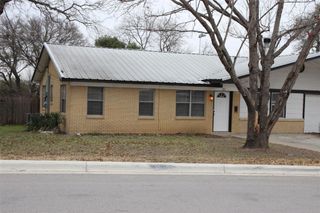 205 E 2nd ST, Georgetown, TX 78626