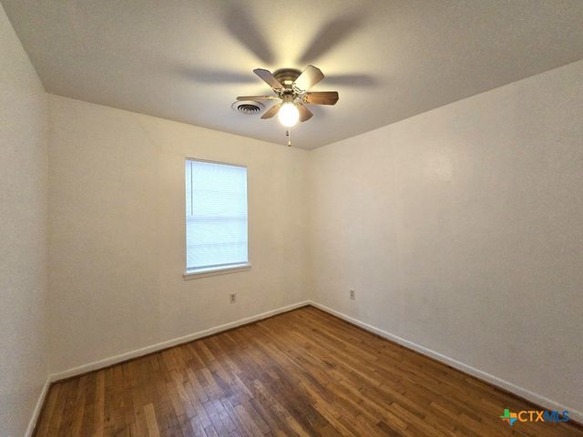 616 W Avenue E, Copperas Cove, TX 76522