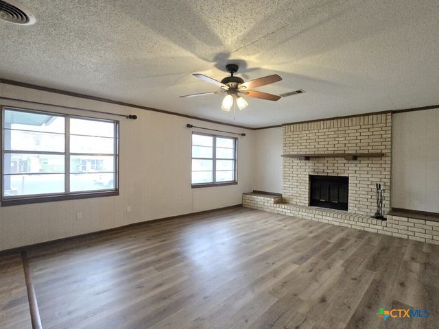 616 W Avenue E, Copperas Cove, TX 76522