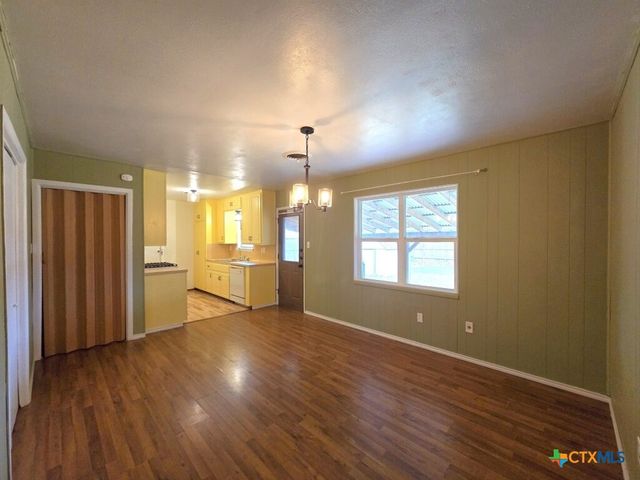 616 W Avenue E, Copperas Cove, TX 76522