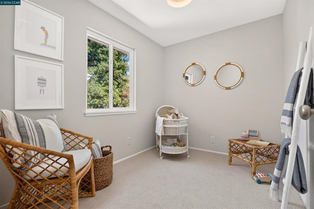 Image 16 of property listing at 6 Pimentel Ct, Moraga, CA 94556