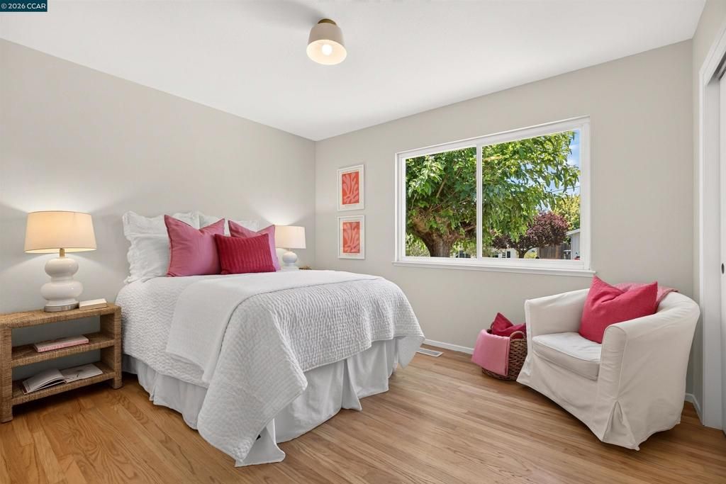 Image 19 of property listing at 6 Pimentel Ct, Moraga, CA 94556