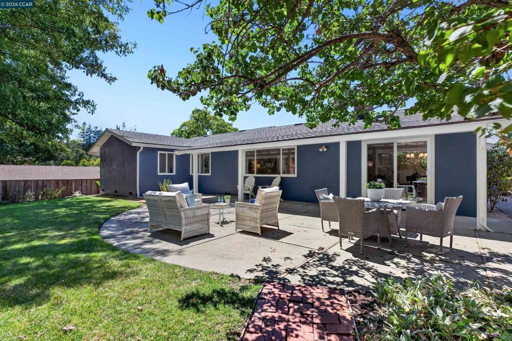 Image 23 of property listing at 6 Pimentel Ct, Moraga, CA 94556