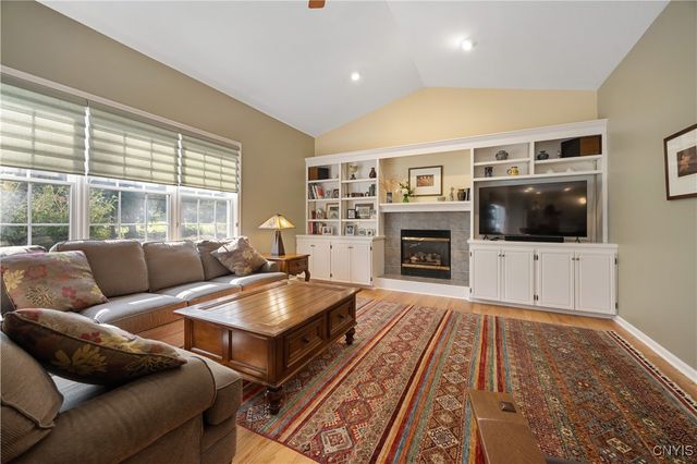8000 Austrian Pine Circle, Pompey, NY 13104