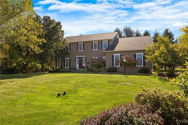 8000 Austrian Pine Circle, Pompey, NY 13104