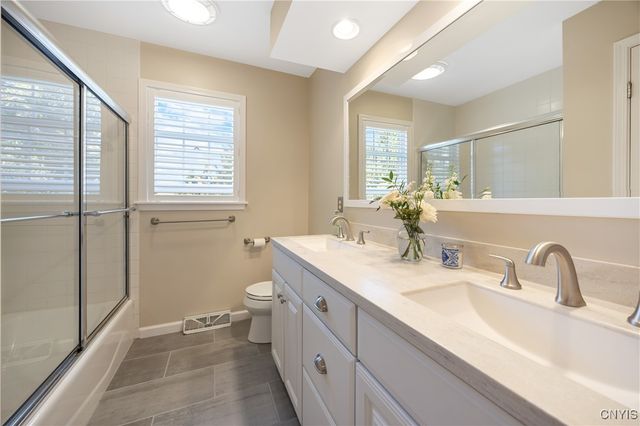 8000 Austrian Pine Circle, Pompey, NY 13104