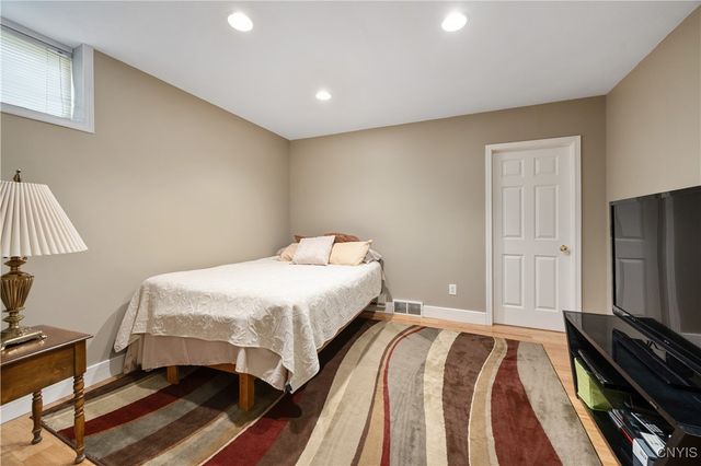 8000 Austrian Pine Circle, Pompey, NY 13104